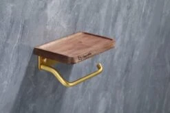 Lopoleis WC Rolhouder – Luxe Toiletrolhouder Walnoothout – Goud – Zelfklevend – WC Rolhouder Zonder Boren – Toiletrolhouder Met Plankje – WC Rolhouder Goud – Badkamer Accessoires